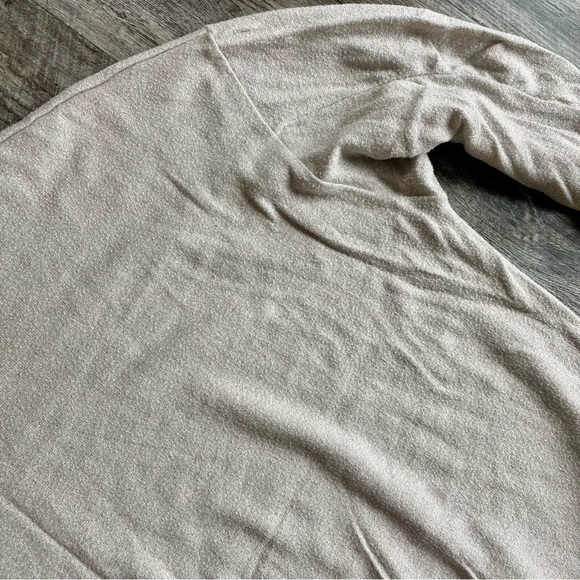 TORRID Sparkle Knit Drop Shoulder Shirred Sleeve Top - Picture 9 of 13